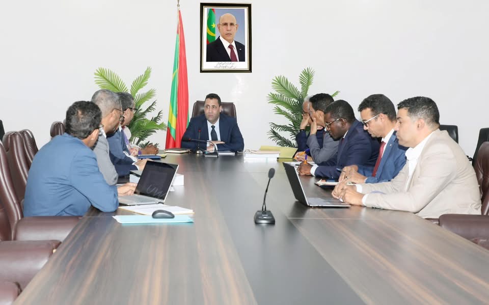 الوزير الأول يترأس اجتماعا لبحث تنفيذ تعهدات رئيس الجمهورية